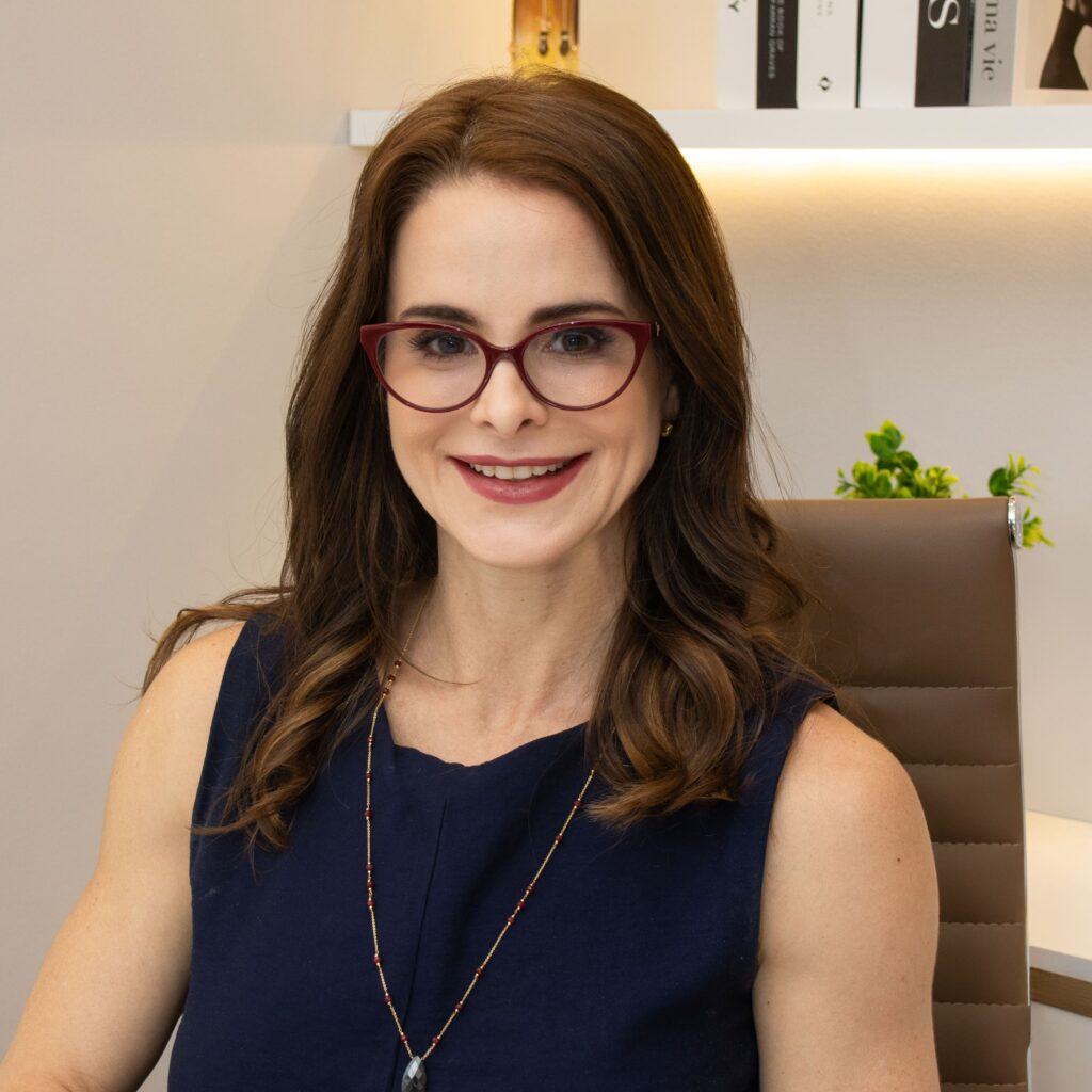 Dra. Ana Paula Iglesias, melhor dermatologista do rio especialista em dermatologia clínica, cirúrgica, estética e capilar